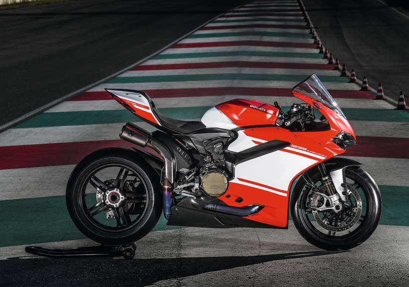 Ducati_TechDat_8571064