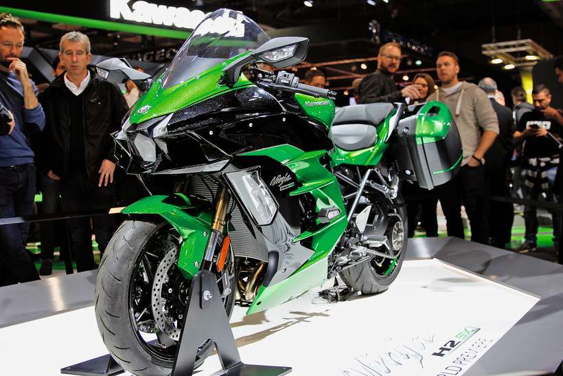 Kawasaki Ninja H2 SX SE an der EICMA 2017.