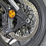 Honda setzt auf Tokico, die übrigen Maschinen auf Brembo (im UZS: Kawasaki, Triumph, Suzuki). Dass es aber alleine nicht auf den Namen ankommt, sondern auf jede einzelne Komponente im Bremssystem, hat sich auch diesmal wieder gezeigt.