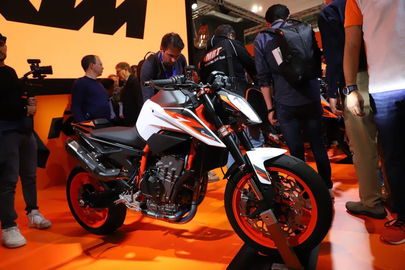KTM 890 Duke R