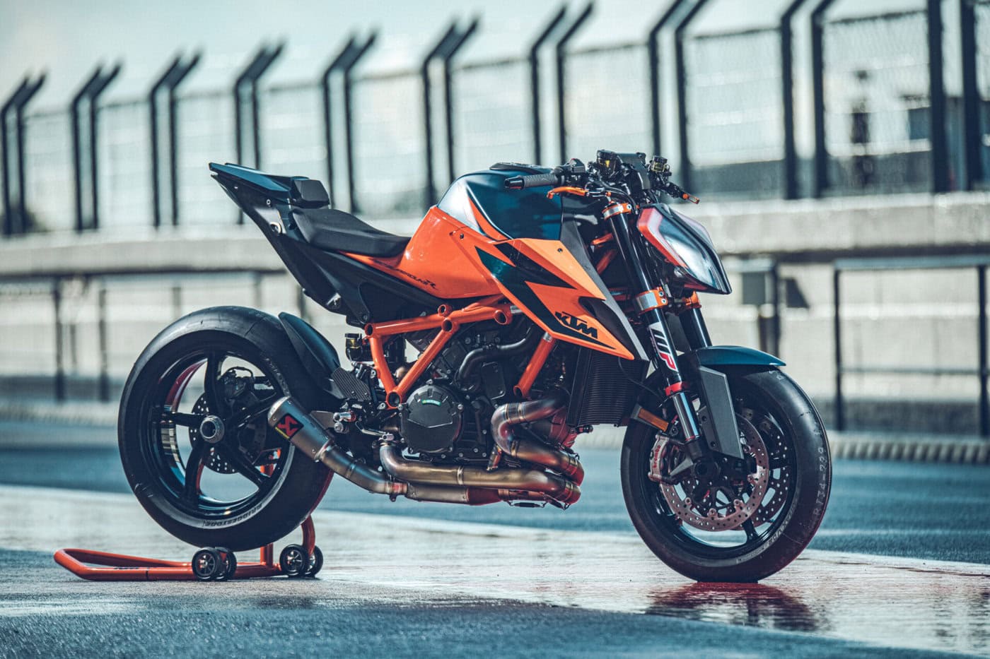 KTM 1290 Super Duke R im Test mit Video! - moto.ch ...