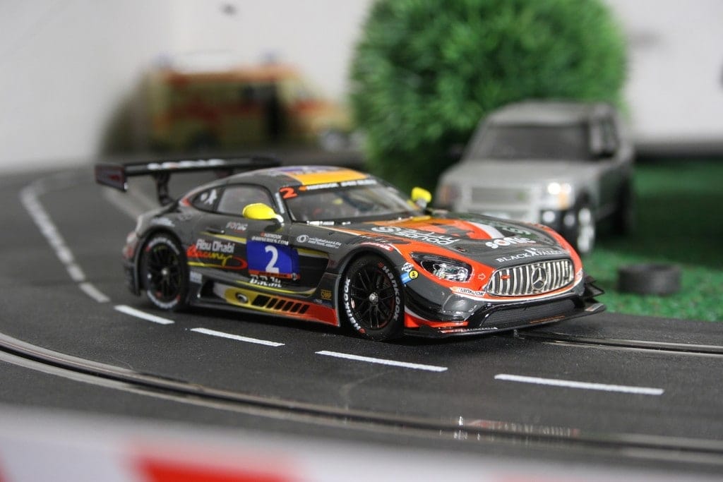 Mercedes-AMG GT3 von Carrera (1:32). Foto: ampnet