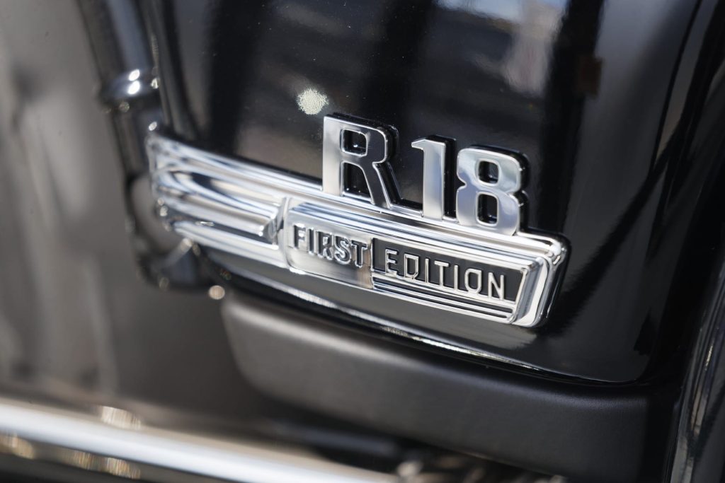 BMW R 18 First Edition. Eigenes Emblem für die erste R 18-Serie. Bild: Daniel Kraus/Markus Jahn