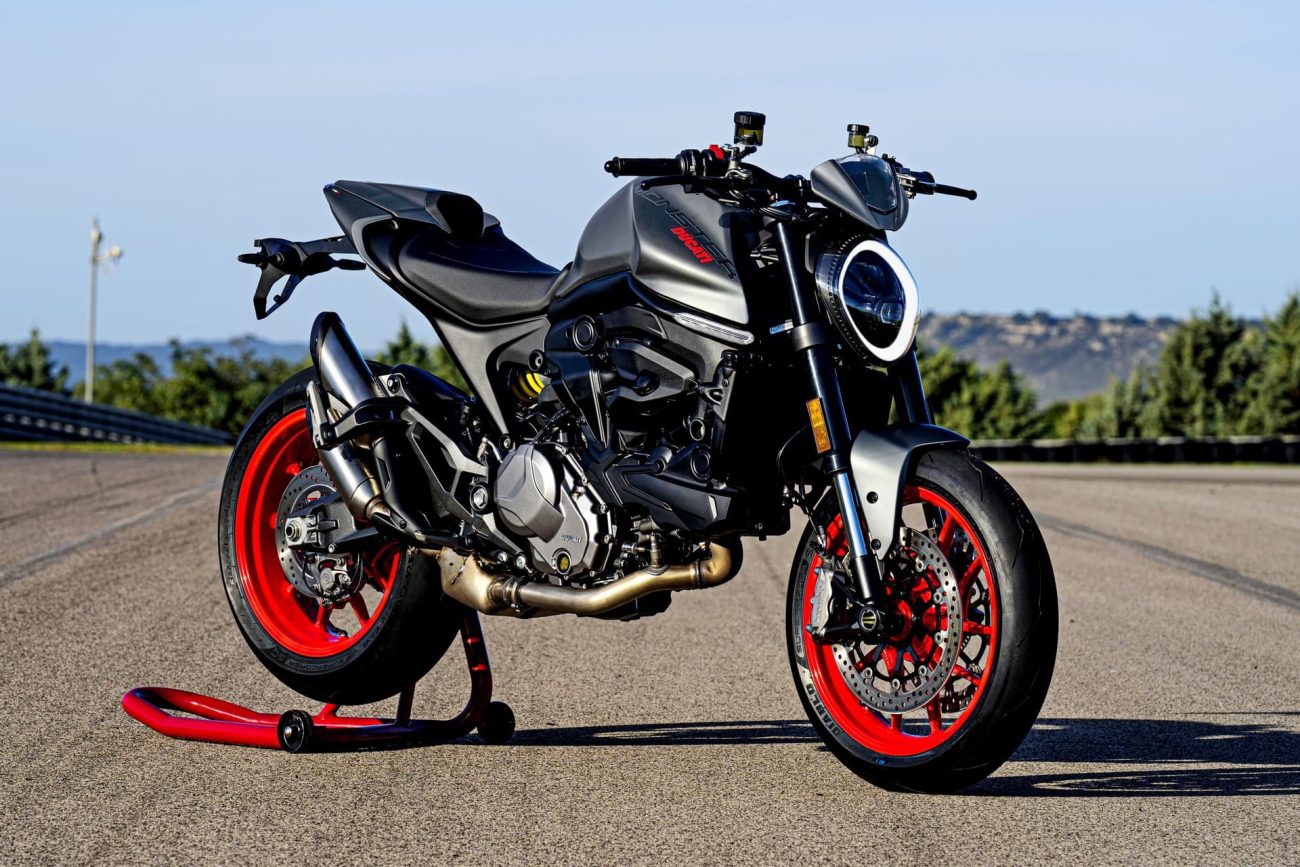 Ducati_Monster_2021____01-1300x867.jpg