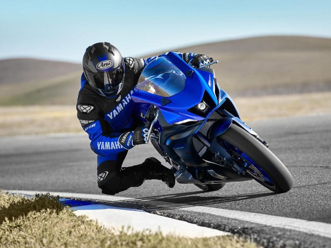 https://www.moto.ch/wp-content/uploads/2021/05/Yamaha_YZF_R7_02-1300x975.jpg