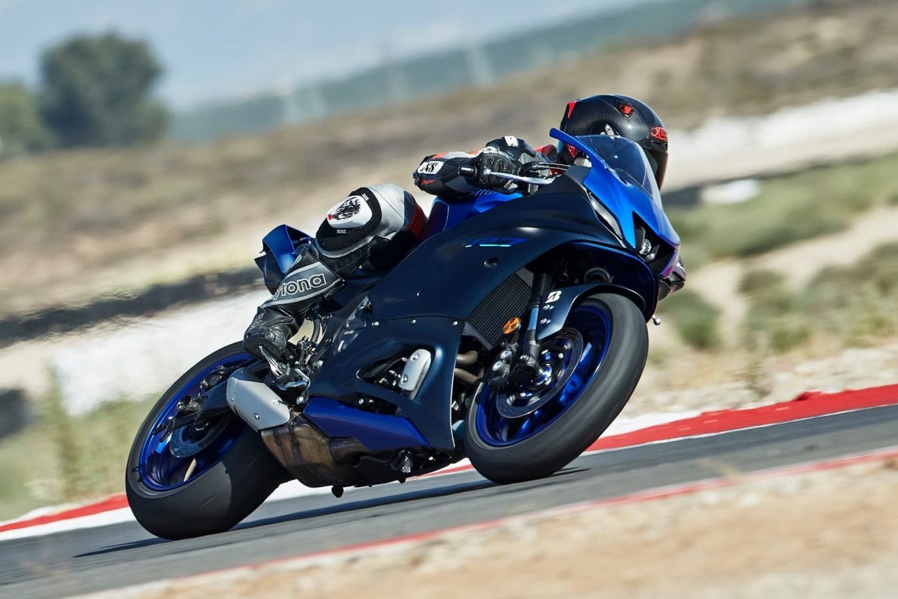 Yamaha R7