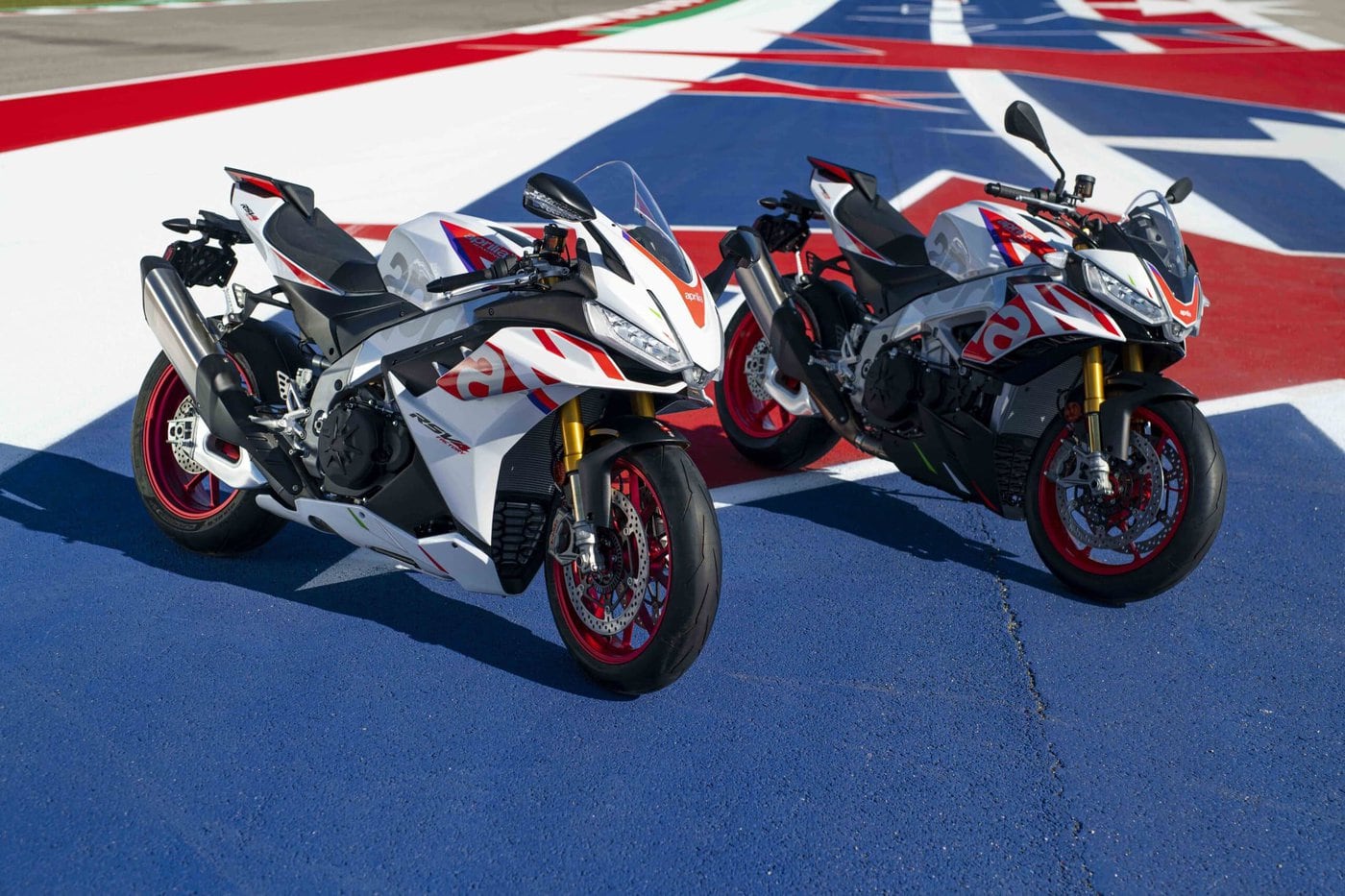 Aprilia RSV4 Factory und Tuono V4 Factory