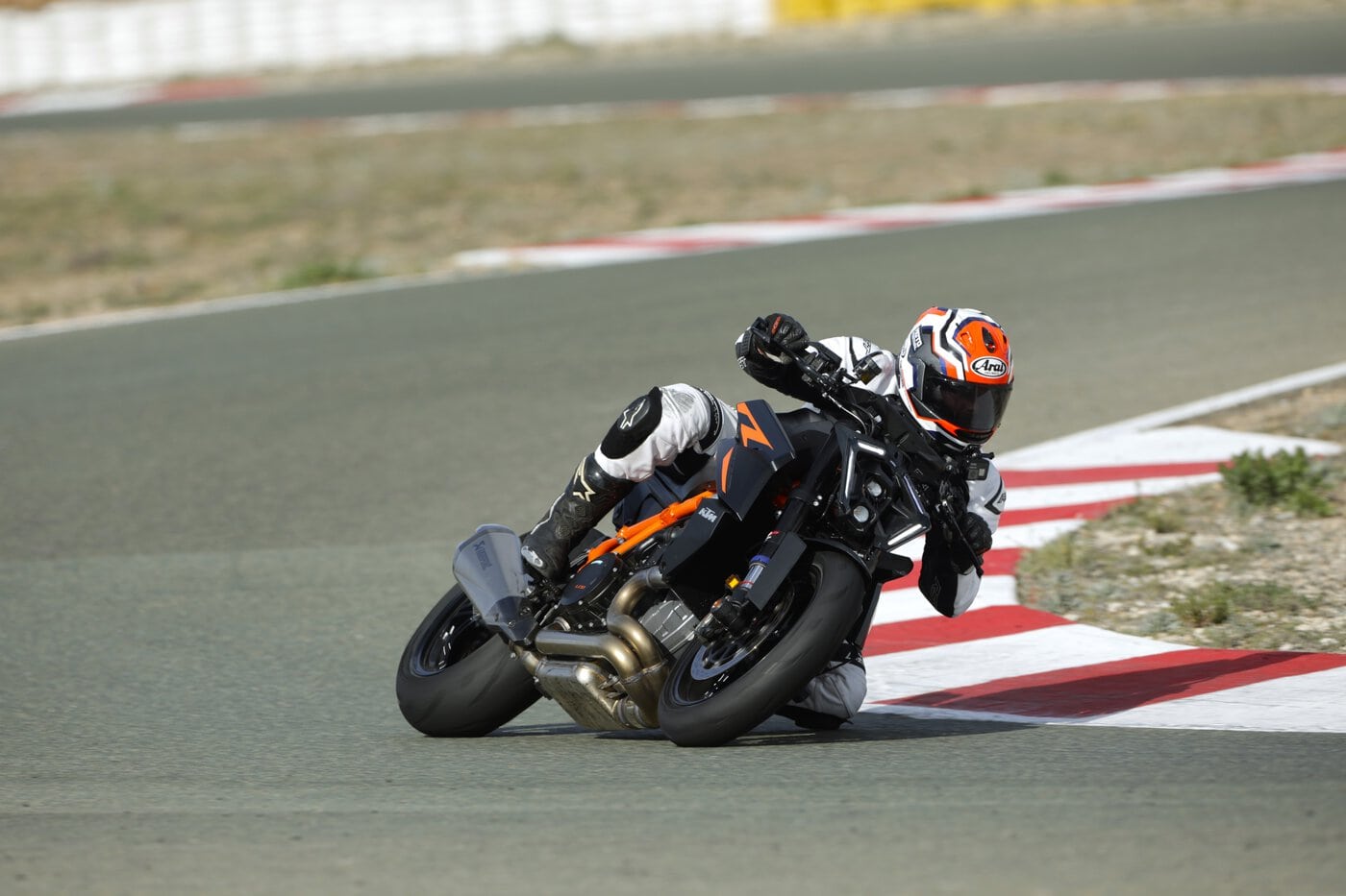 KTM 1390 Super Duke R Evo Test dreiviertel web