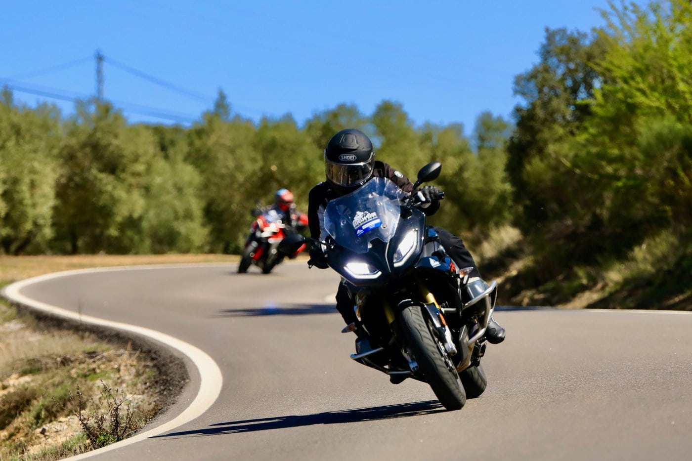 Traumhafte Kurvenstrassen erwarten die Teilnehmer auf der Andalusien-Tour von Edelweiss Bike Travel.