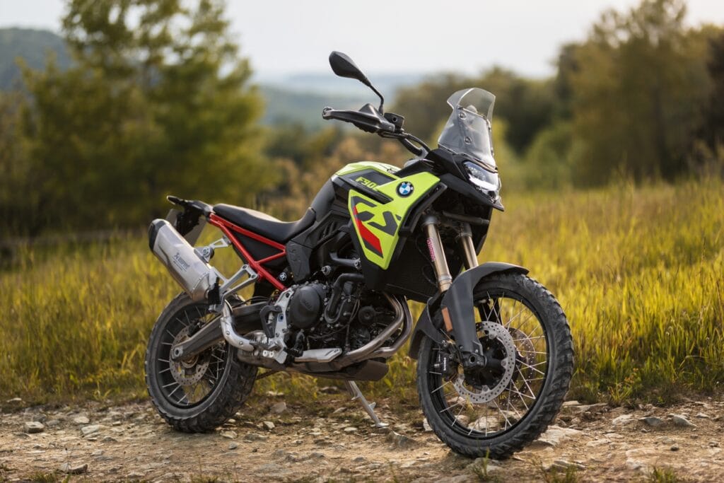 BMW F 900 GS.