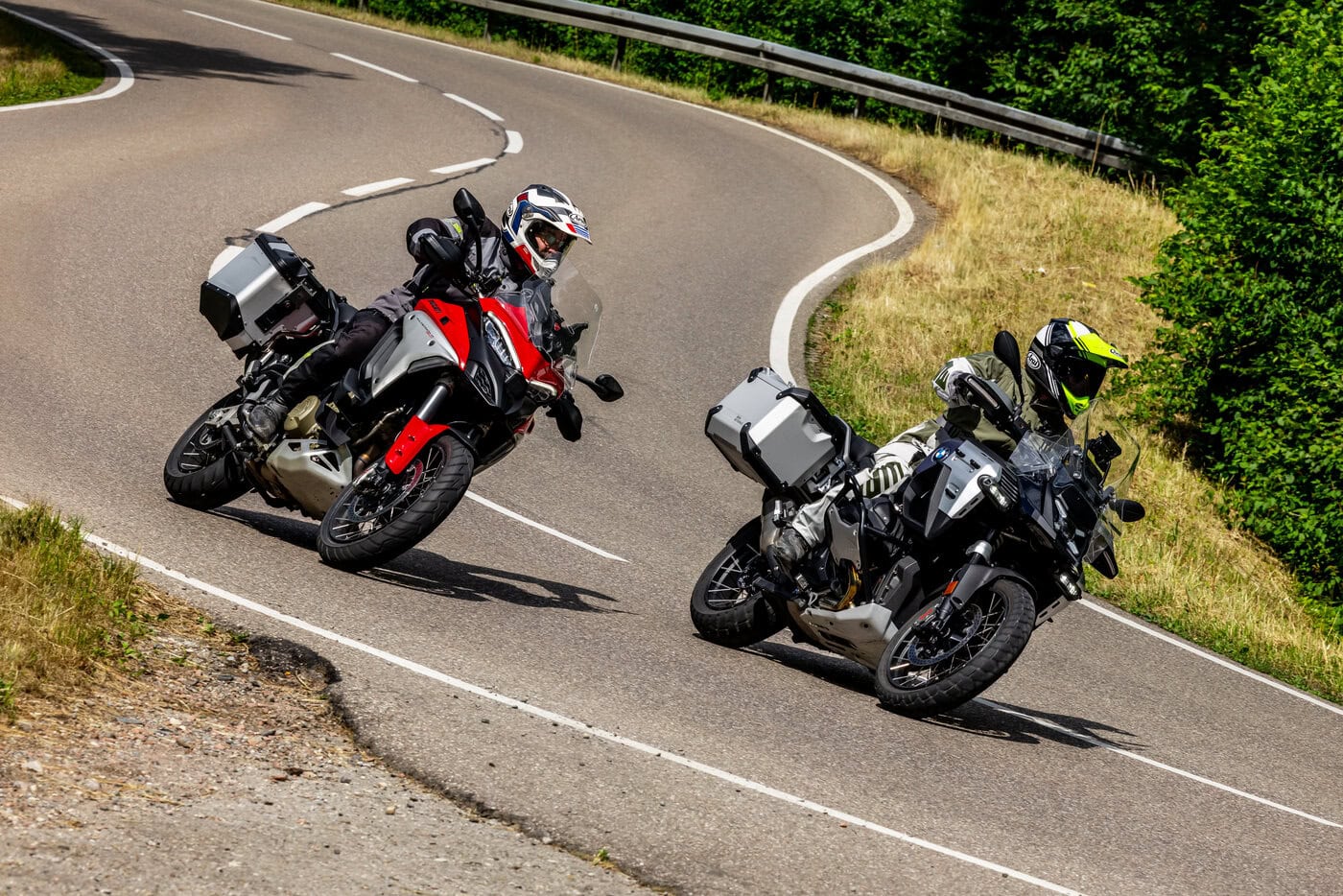 BMW R 1300 GS Adventure vs. Ducati Multistrada V4 Rally
