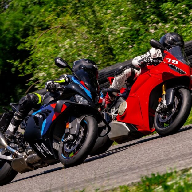 BMW M 1000 RR vs. Ducati Panigale V4 S